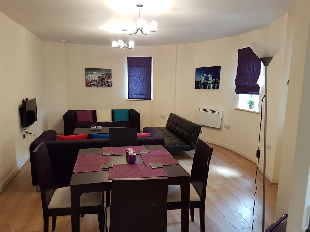 Two Bedrooms, Two Bath, Up To 3 Beds 1 Sofa - Slough Windsor Legoland 외부 사진