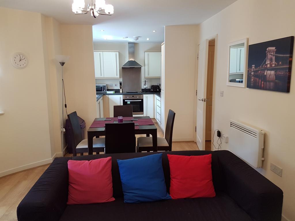 Two Bedrooms, Two Bath, Up To 3 Beds 1 Sofa - Slough Windsor Legoland 외부 사진
